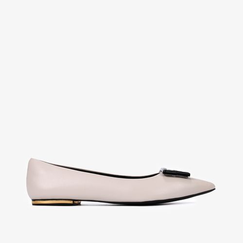 Sapatilha Off White Bico Fino Couro