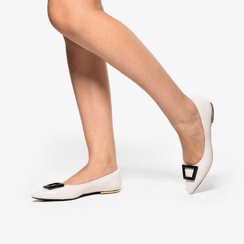 Sapatilha Off White Bico Fino Couro