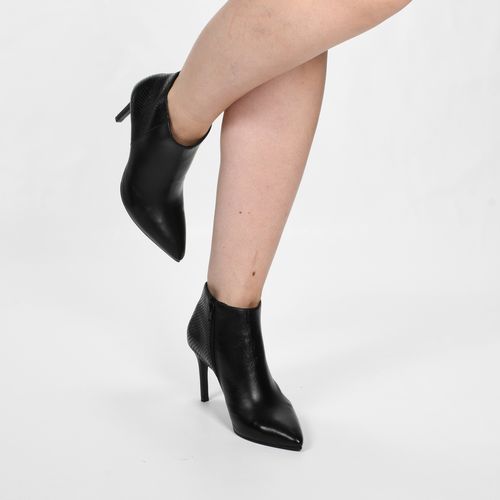 Bota Preta Cano Curto Salto Alto Fino Couro