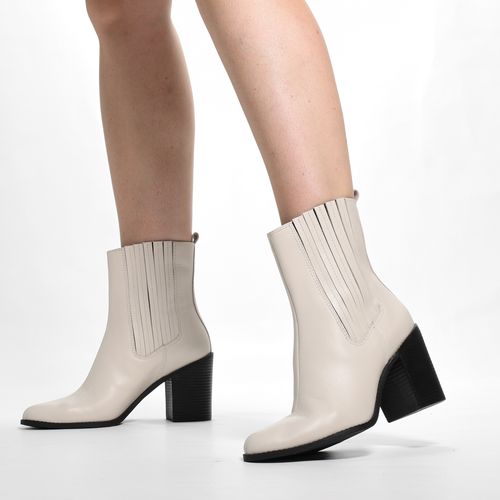 Bota Branca Cano Curto Salto Bloco Couro