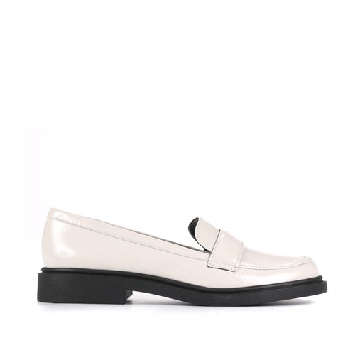 Loafer Off White Salto Baixo Couro