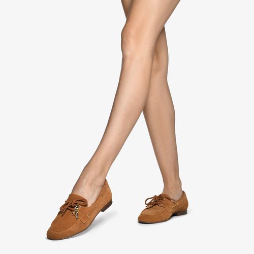 Loafer Caramelo Atacador Camurça