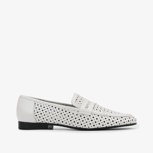 Loafer Branco Perfuros Couro