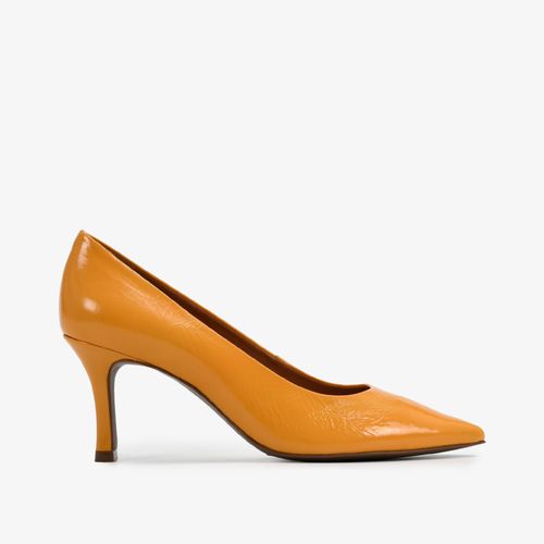 Scarpin Amarelo Honey Salto Fino Médio Couro Brilhoso