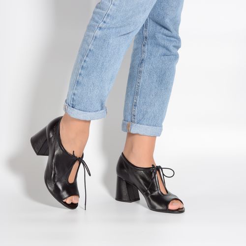 Peep Toe Preto Em Couro