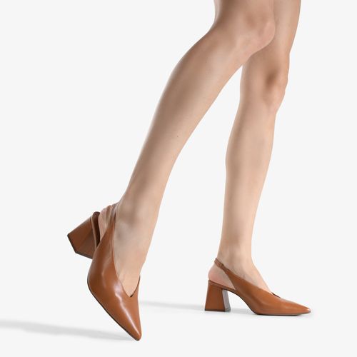 Slingback Caramelo Mocca Tira Salto Bloco Médio Couro