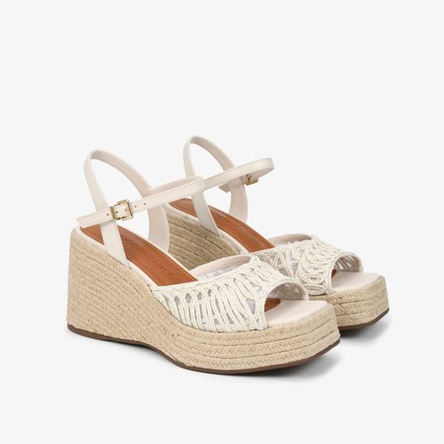 Sandália Off White Tramada Salto Anabela Médio Couro