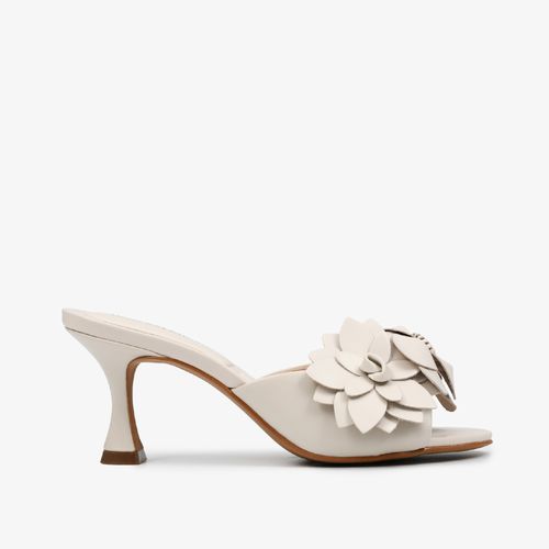 Tamanco Off White Flores Salto Medio Couro