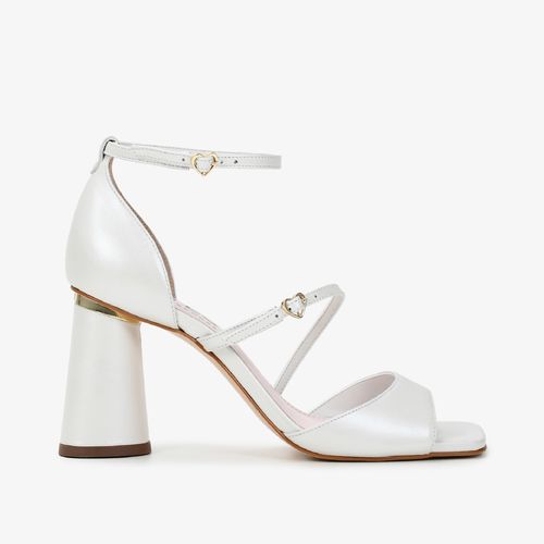 Sandália Branco Say Yes Salto Bloco Couro Acetinado